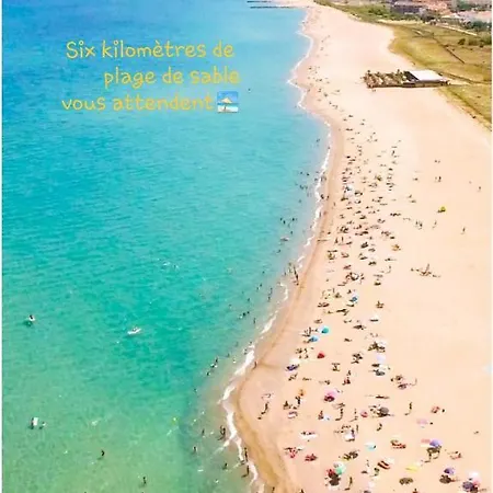 Bord De Et Pieds Dans L'eau *